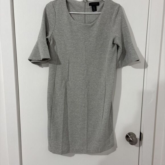 Tahari Dresses & Skirts - Womans Tahari Light Gray tight knit short sleeve Dress - Size 4